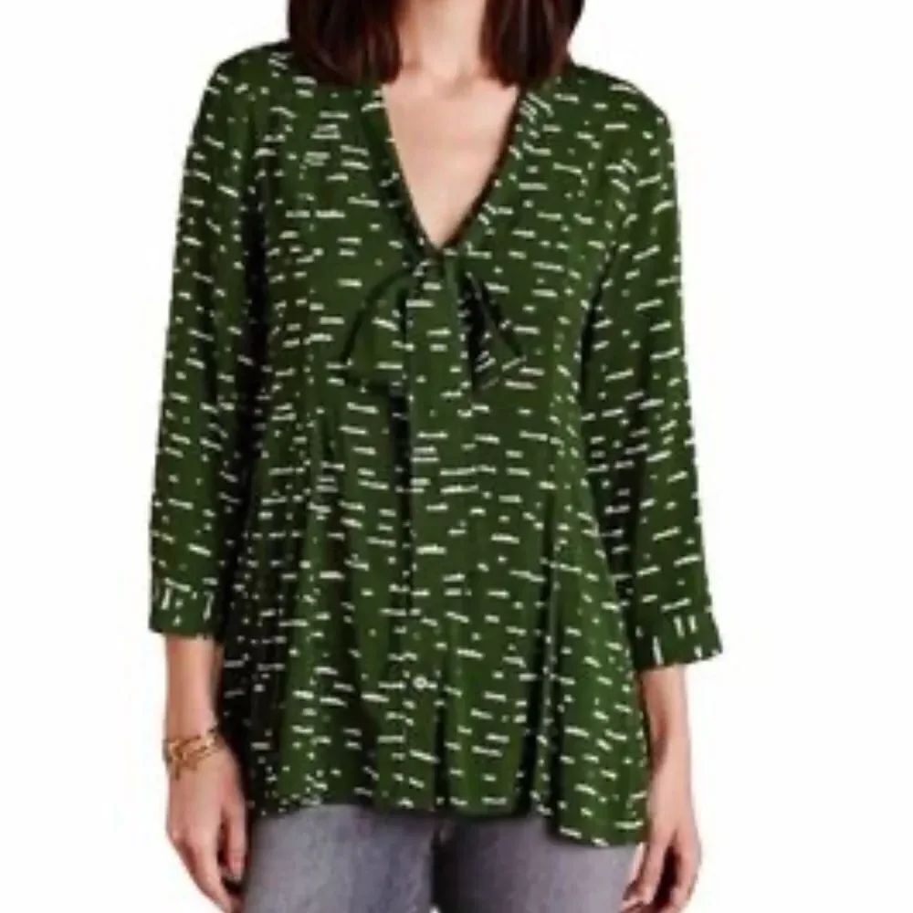 Anthropologie Maeve Green Cloud Novelty Print Tie Front Blouse Size M